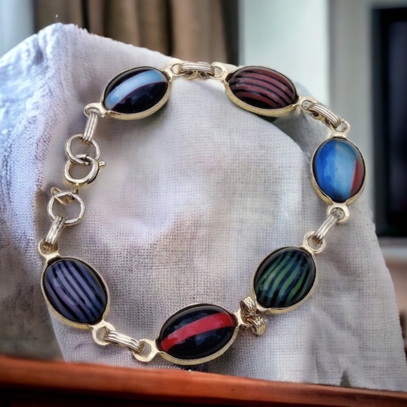 Vintage art glass scarabs bracelet - Picture 9 of 9